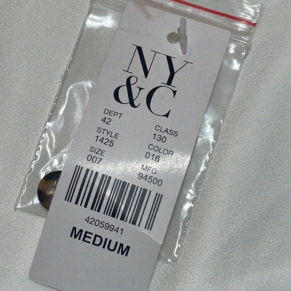 NEW New York & Company White 3/4 sleeve Asymmetric Blouse button detail M medium - Picture 15 of 15